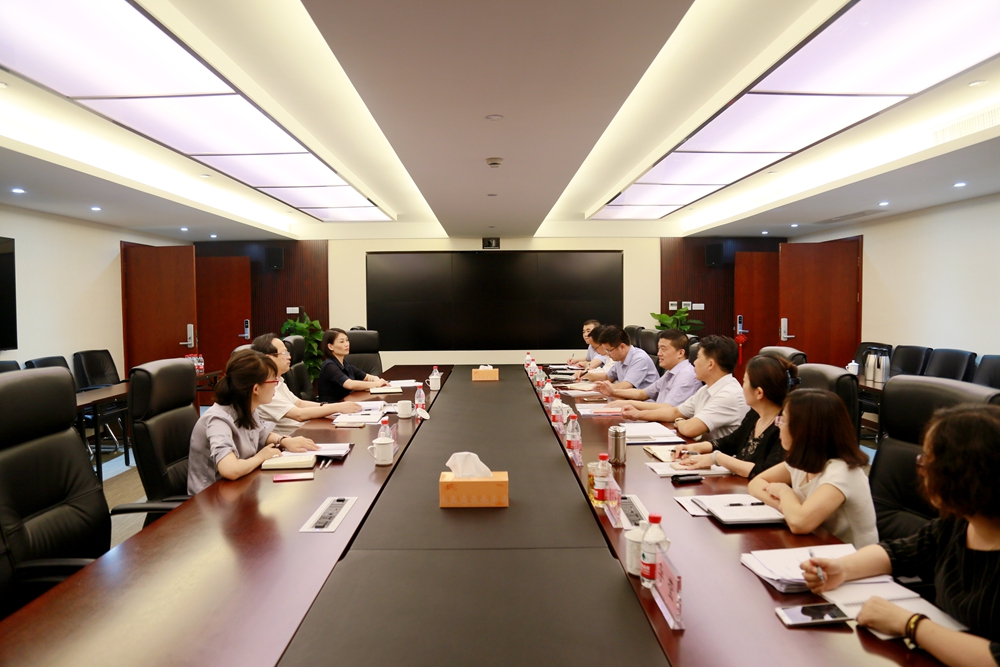 集团公司党委副书记黄伟建一行到浙商BTI体育调研领导